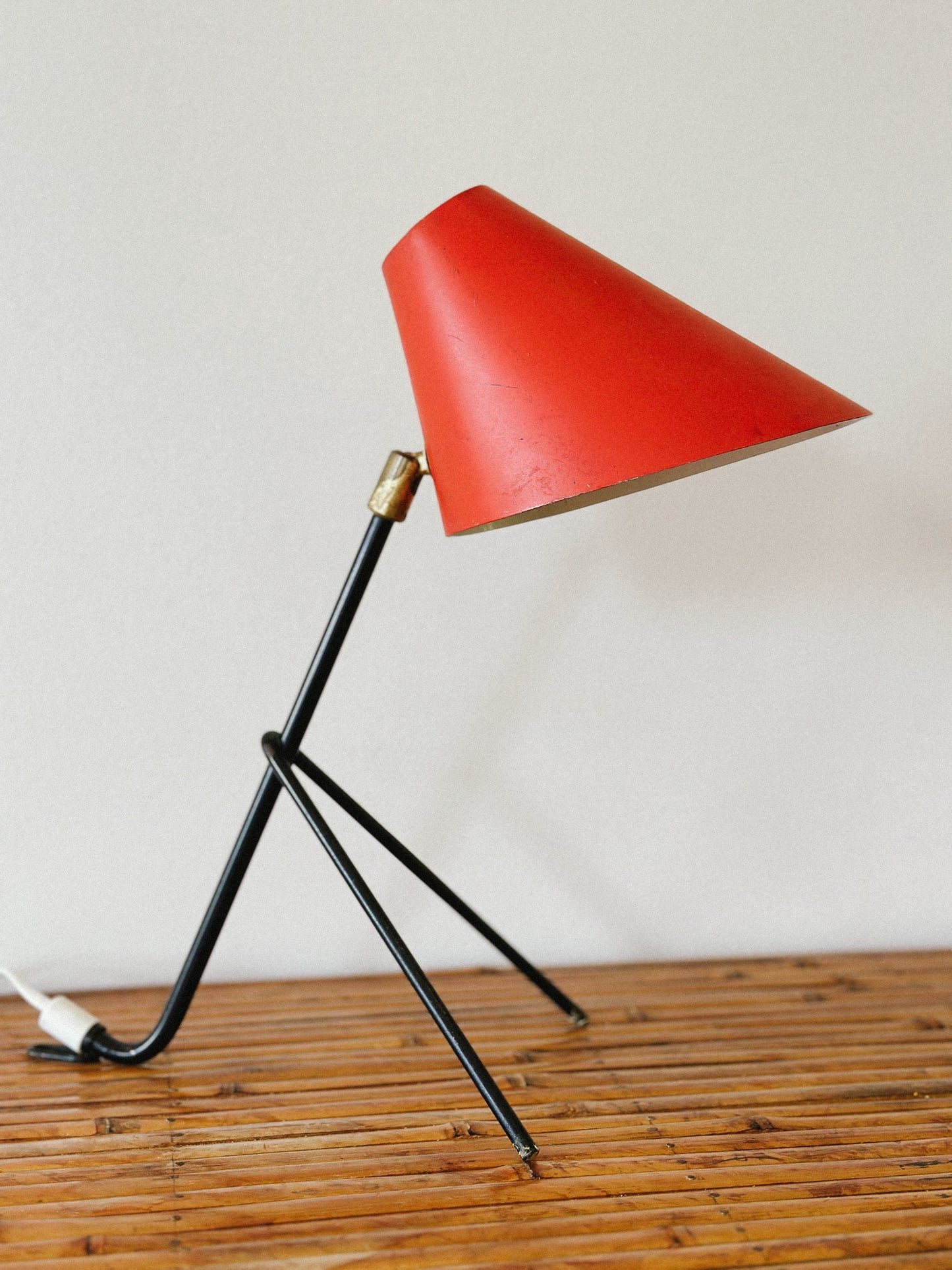 AJH 1950s RED MODERNIST TABLE LAMP, Sweden