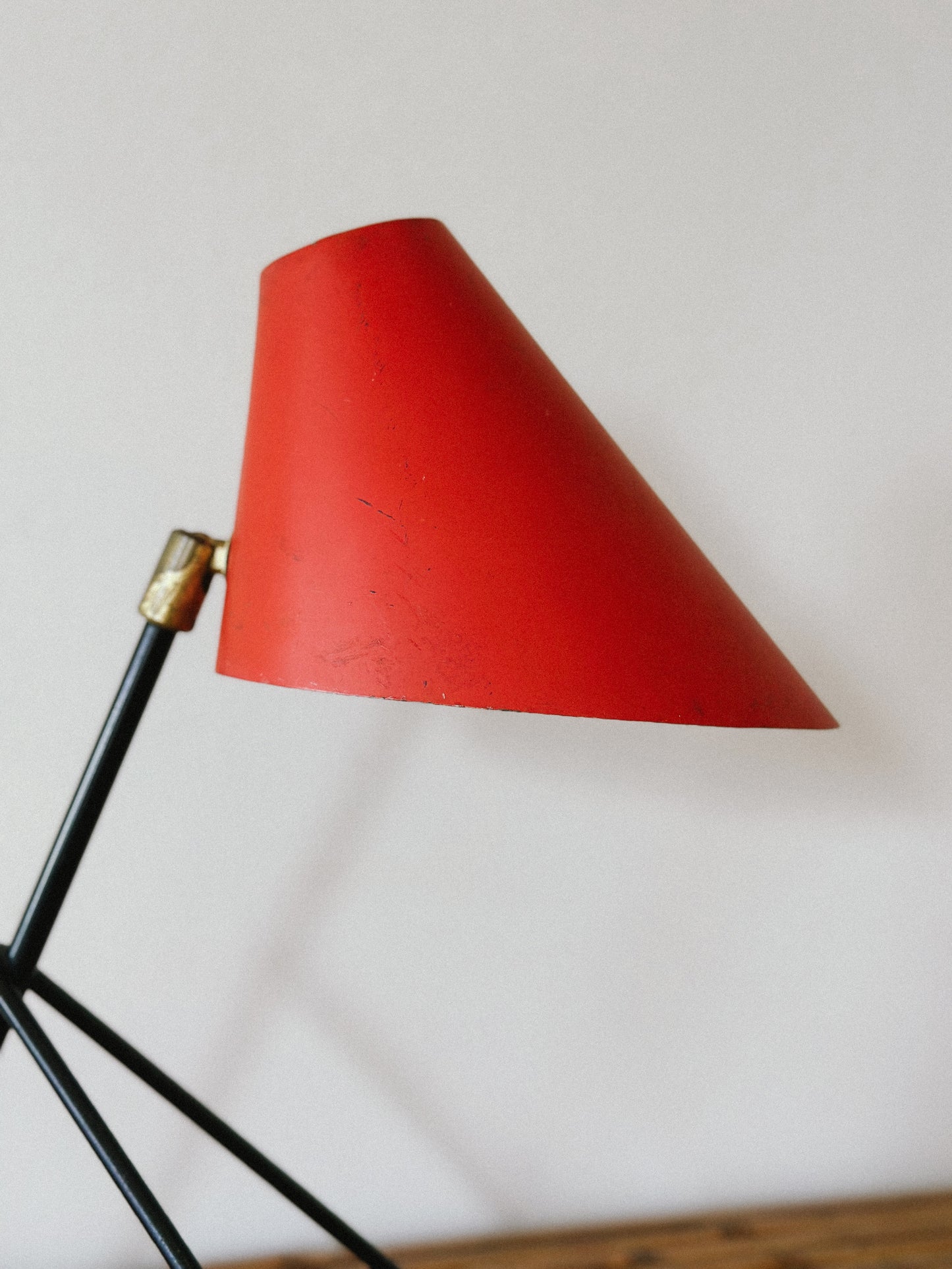 AJH 1950s RED MODERNIST TABLE LAMP, Sweden