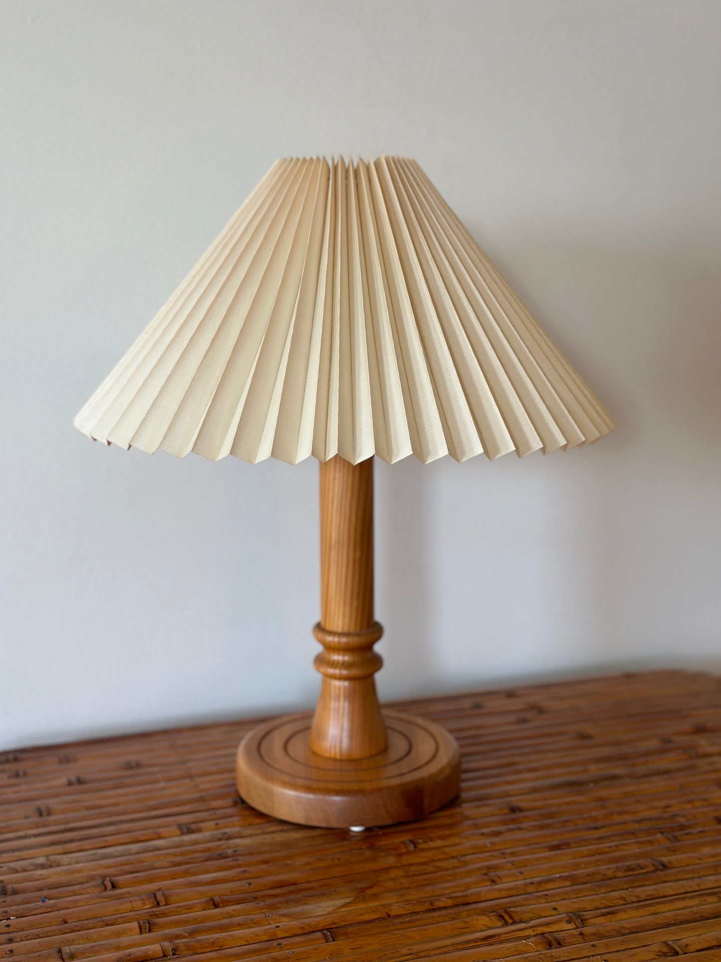 PINE LAMP, Swedish