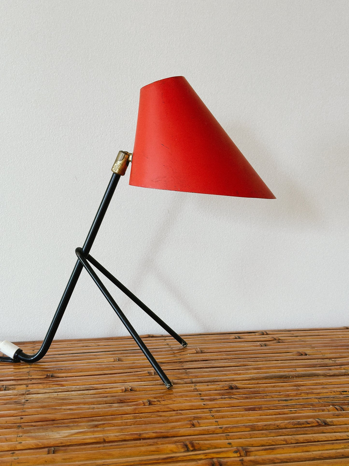 AJH 1950s RED MODERNIST TABLE LAMP, Sweden