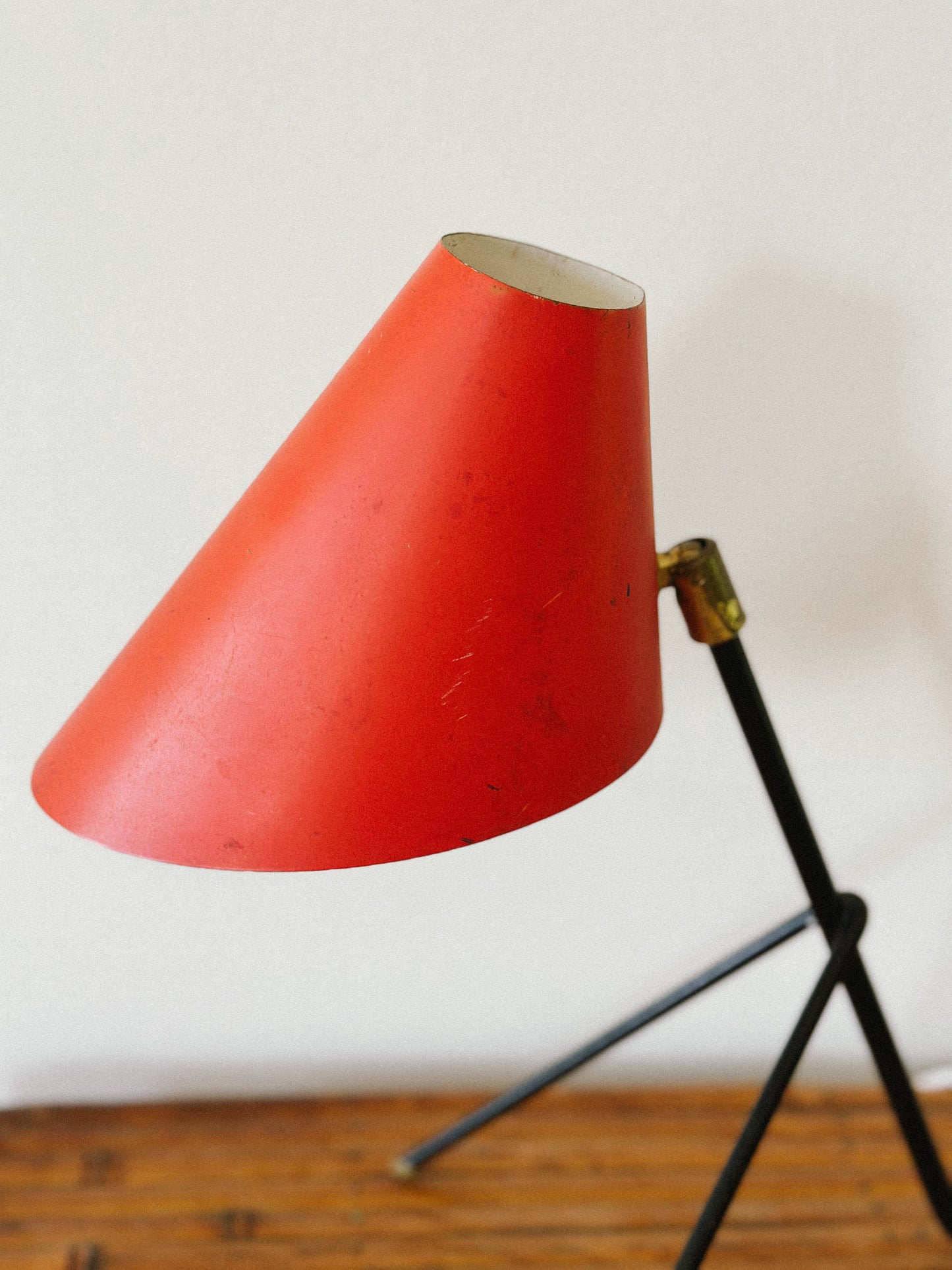 AJH 1950s RED MODERNIST TABLE LAMP, Sweden