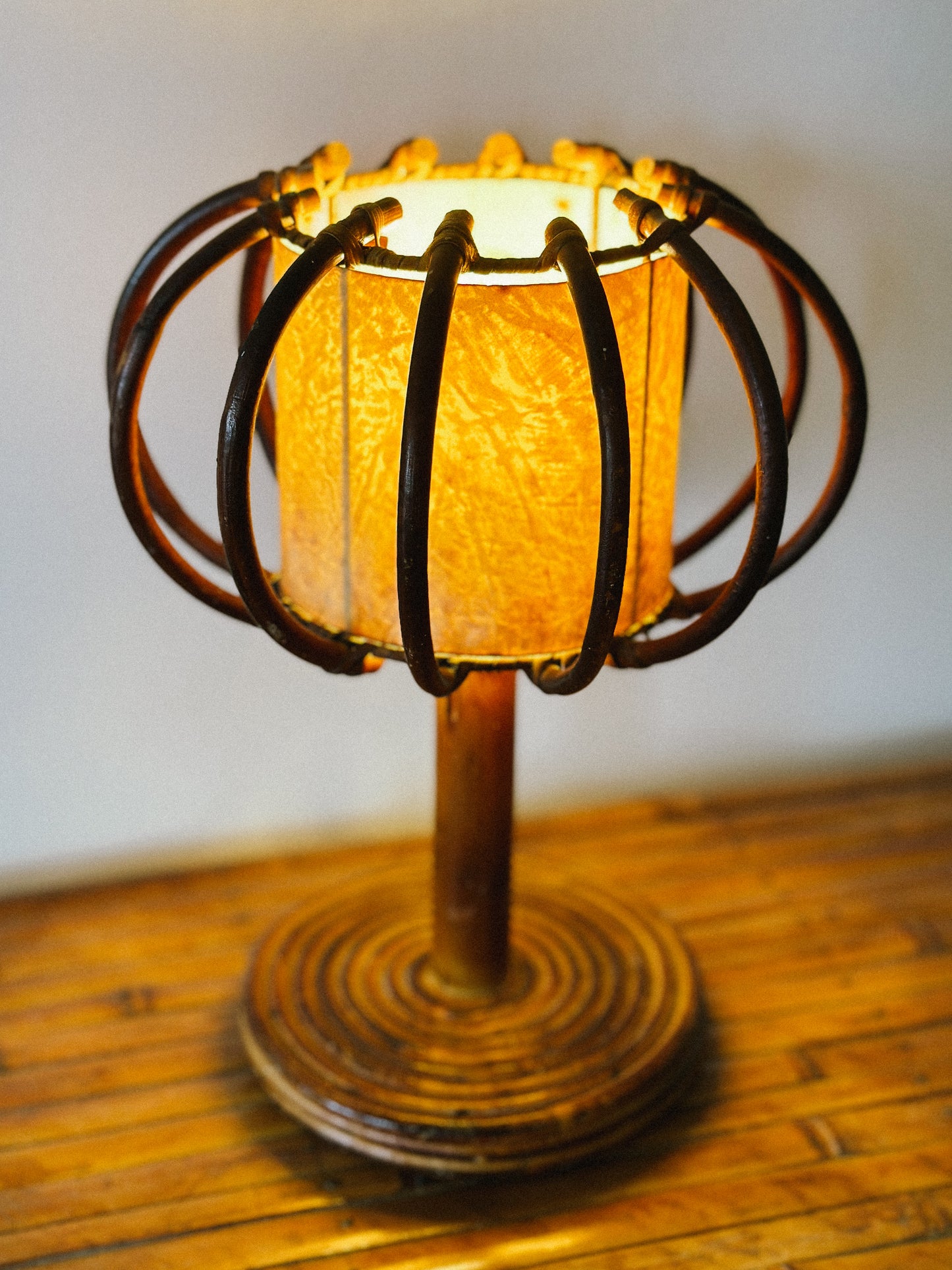 1960s PETITE RATTAN TABLE LAMP ATTRI. LOUIS SOGNOT, France